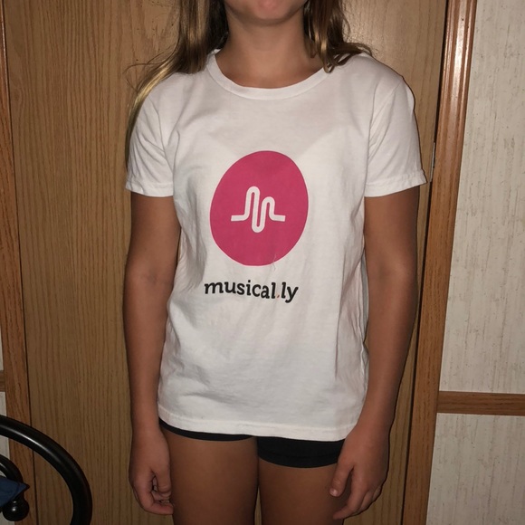 Musical.ly t shirt - Picture 2 of 2